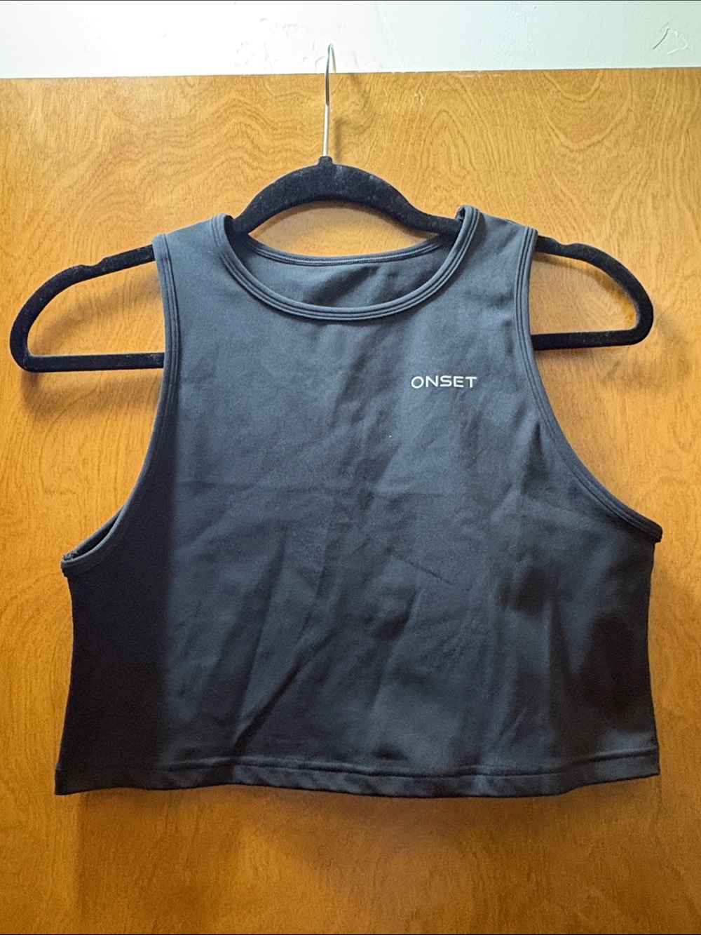 Onset Women's Black Cropped Performance Tank